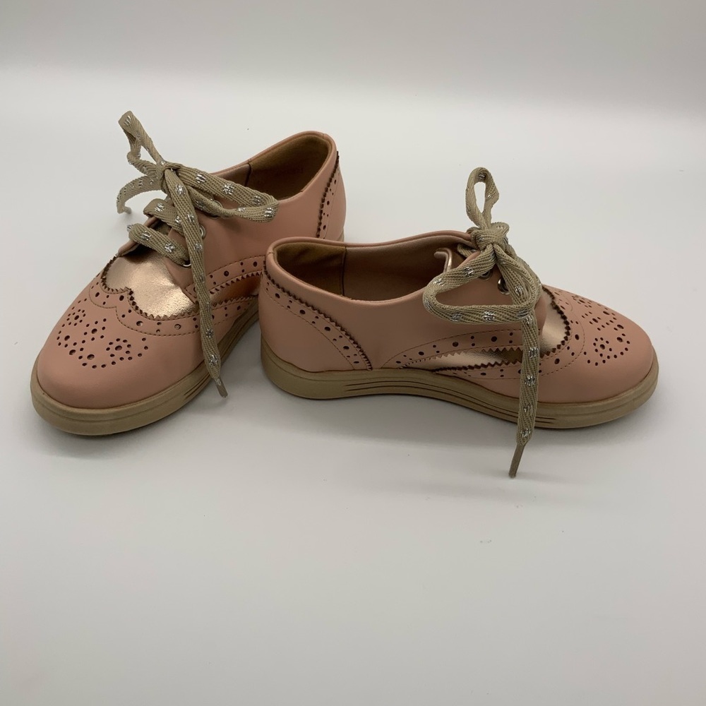 Girls Closed Toe Vegan Flat Oxford Style with Lace-up. Size Various